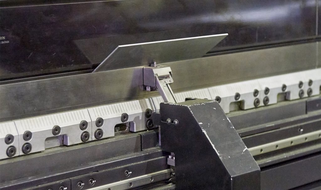 三進化学工業 板金製造加工 板金塗装 制御盤 操作盤
